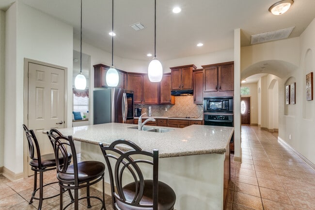 Building Photo - 5502 Waldon Walk