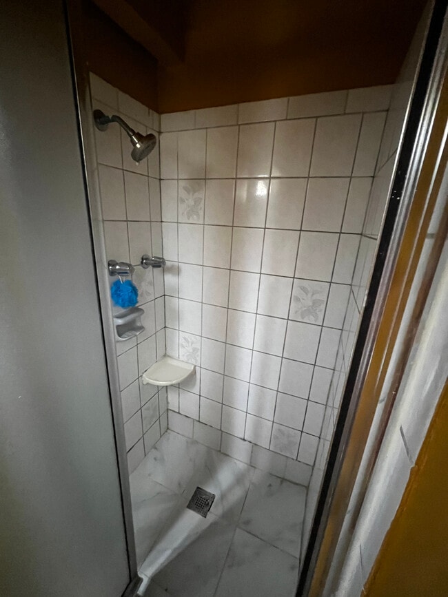 Building Photo - 2716 W 101st St