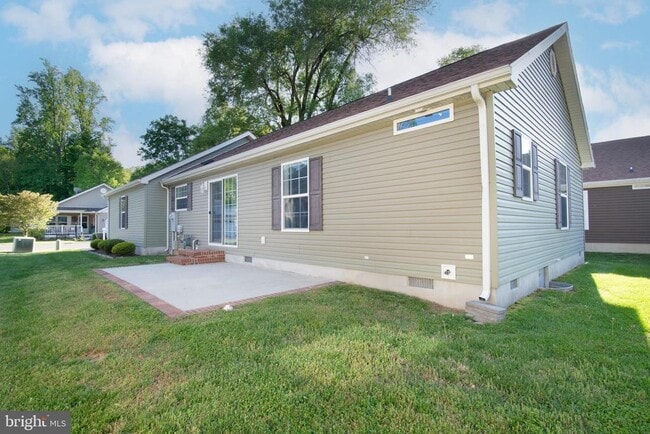 Building Photo - 121 Bluebell Dr