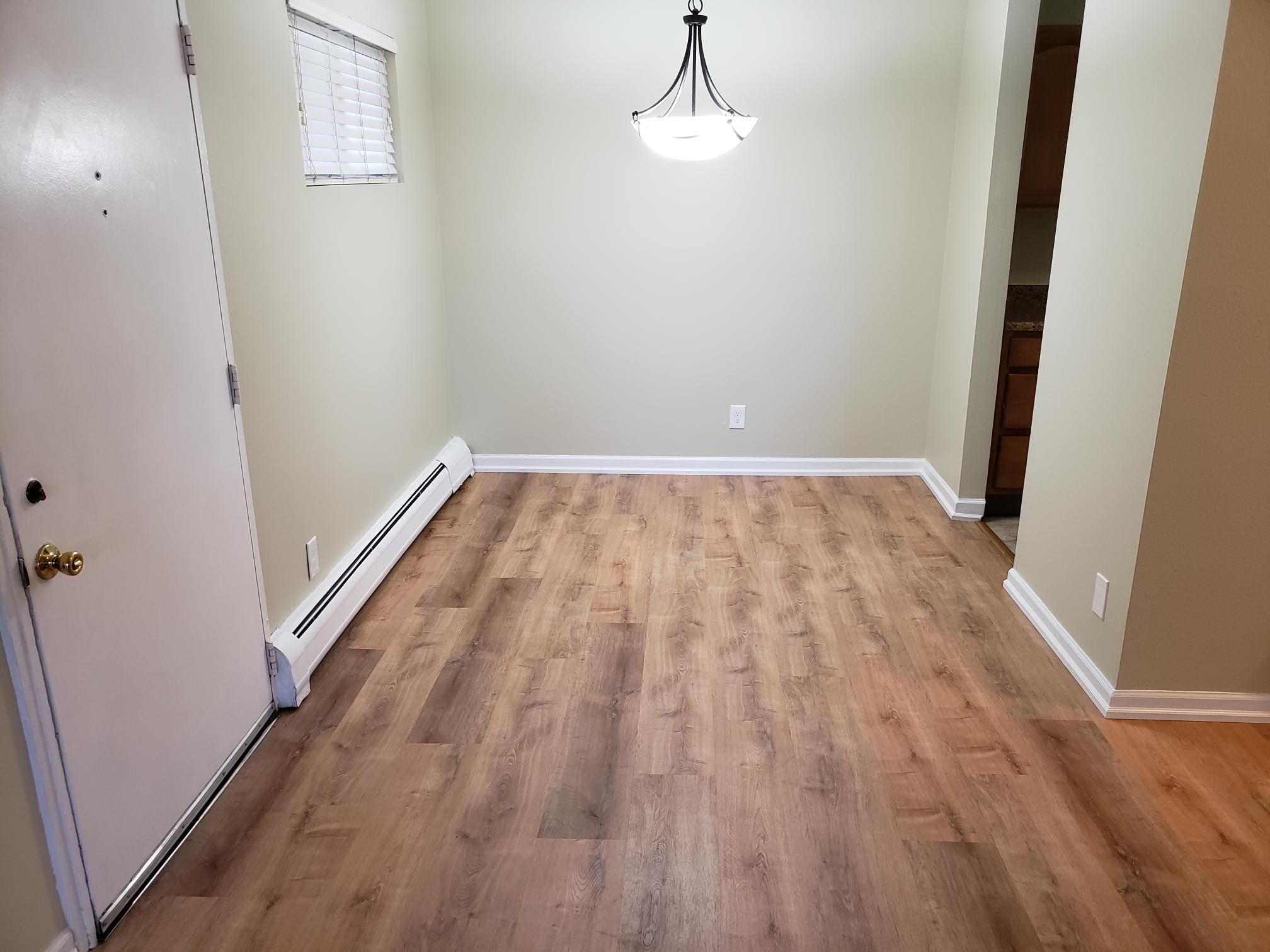 Dining area - 2855 S Monaco Pky