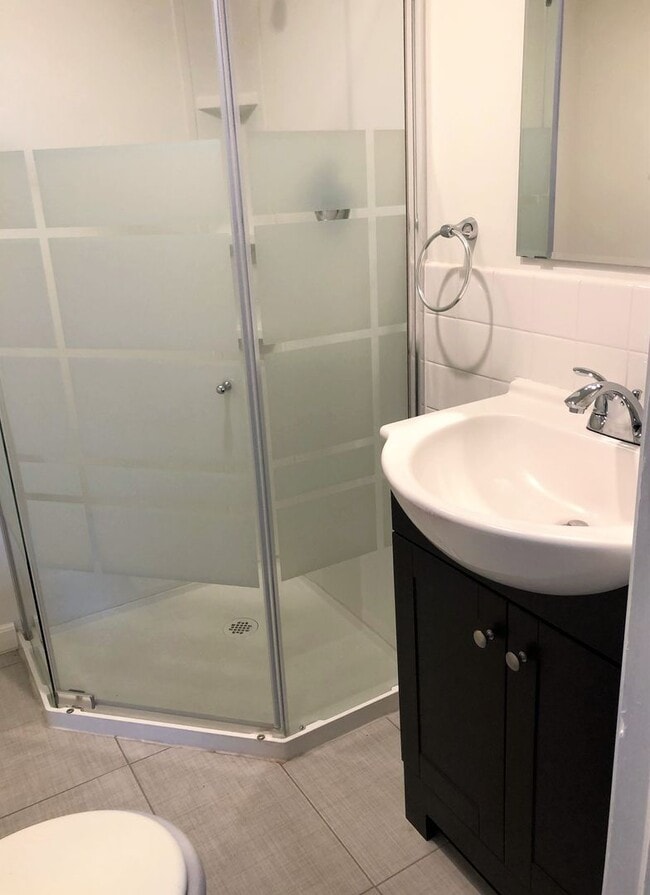 Building Photo - 2 Bed, 1 Bath House - Apply TODAY!!