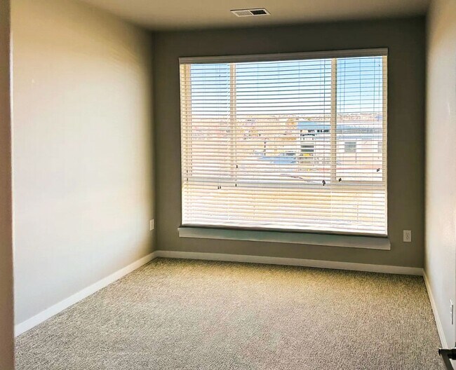 Building Photo - TRAILS AT WESTCREEK - 3bd 2ba condo with 1-car garage!