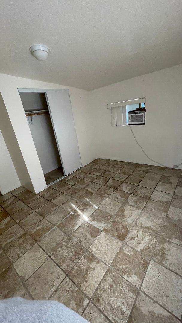 Building Photo - 1336 Peach Ave