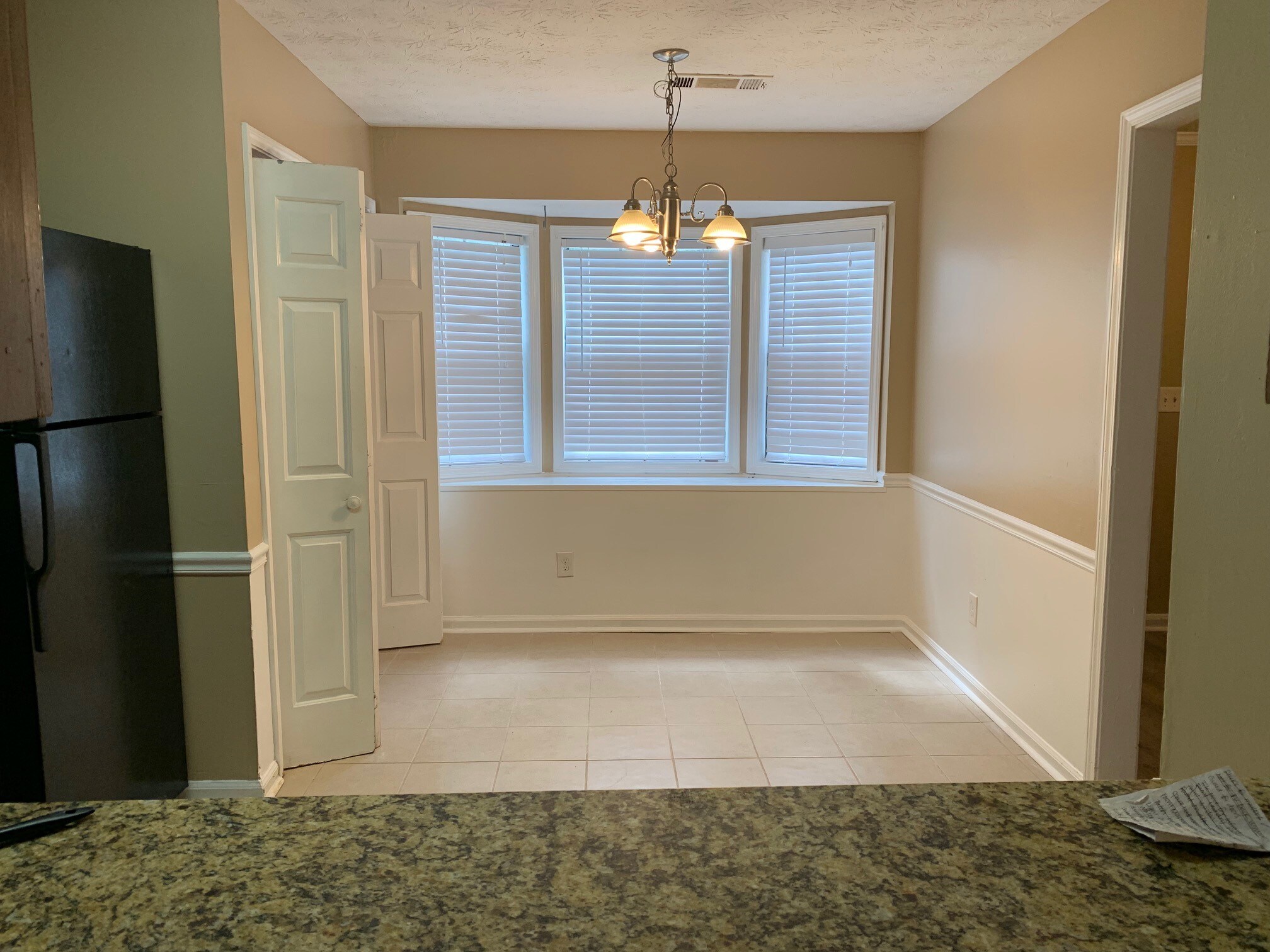 Building Photo - Room in Townhome on Patterson Cir