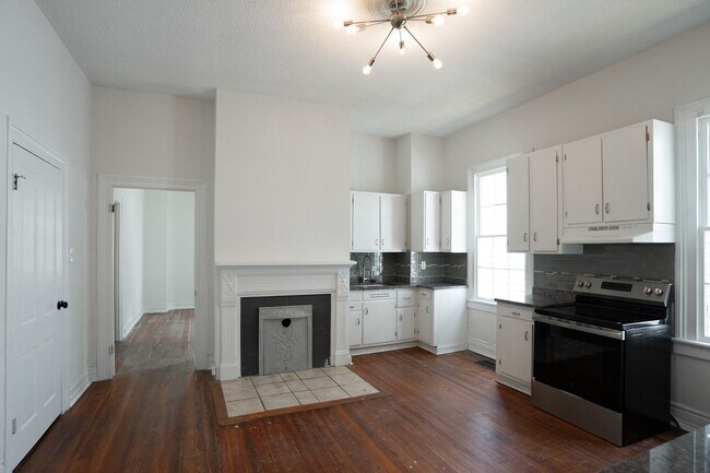 Building Photo - 410 3rd St