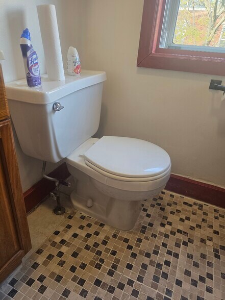 Building Photo - 1622 Bainbridge St