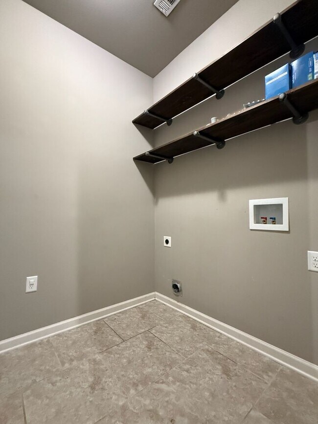 Building Photo - 14438 Tanya Dr