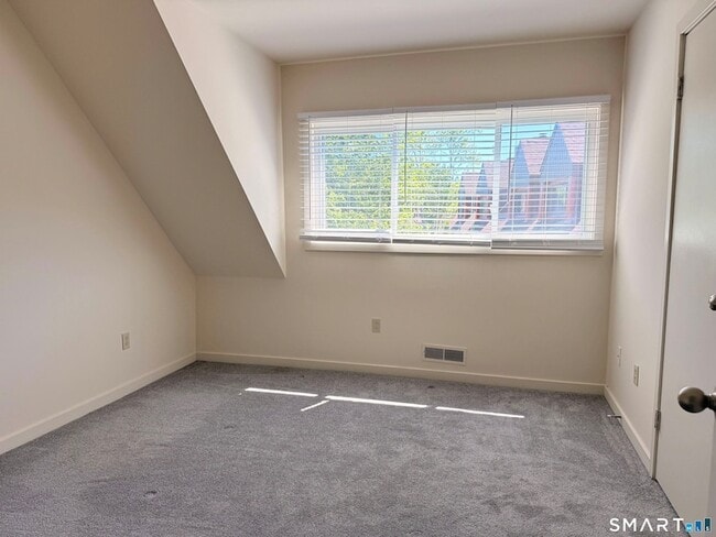 Building Photo - 106 Montoya Dr