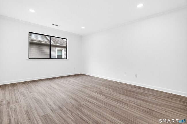 Building Photo - 1500 Bedford St