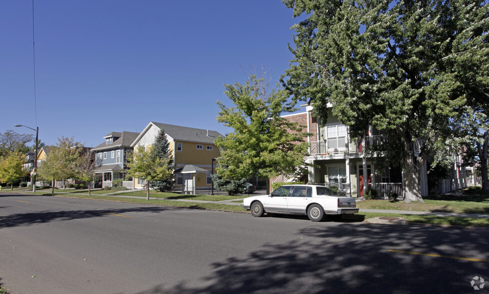 Primary Photo - The Villages at Curtis Park II