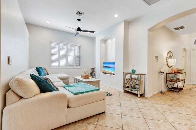 Building Photo - ** REFLECTION LAKES ** 4 BED / 2 BATH - POOL HOME - UNFURNISHED - ANNUAL RENTAL