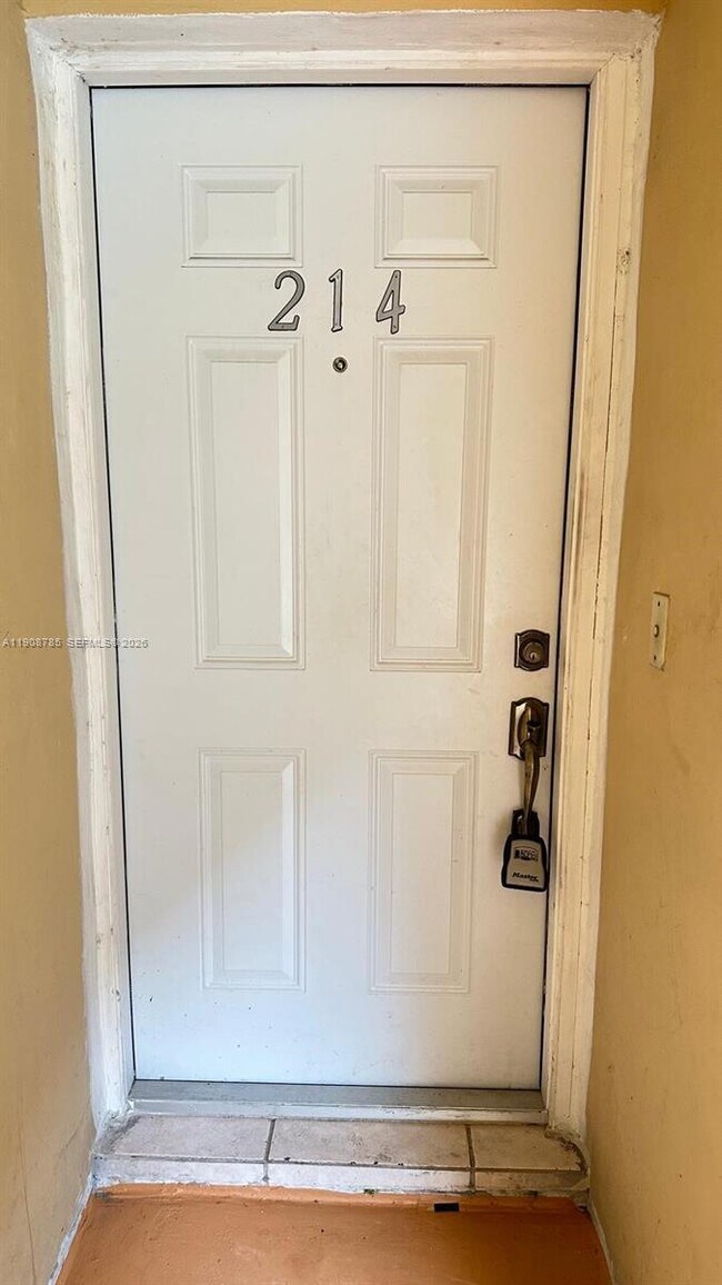 Building Photo - 6780 W 2nd Ct