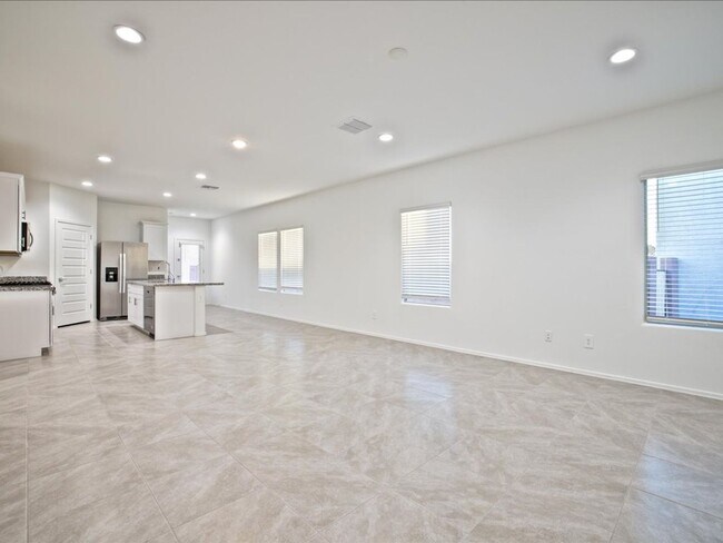 Building Photo - 3 Bedroom, 2 Bathroom