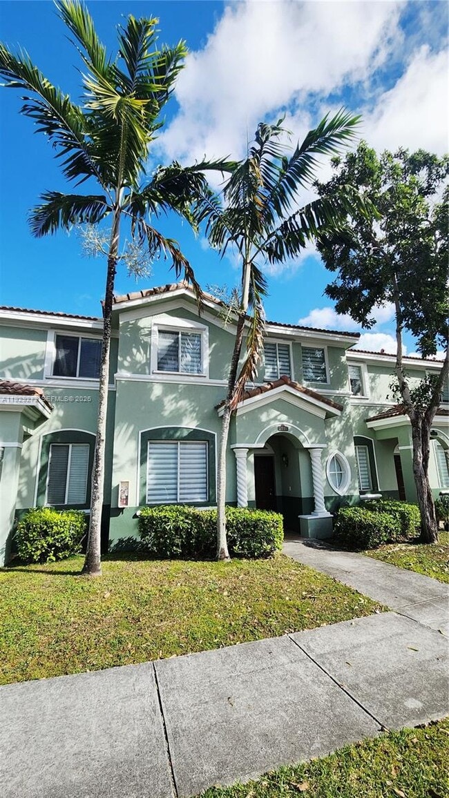 Building Photo - 2715 SE 15th Pl