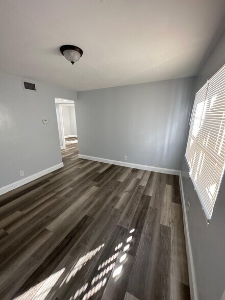 Building Photo - 3805 Fairfax St