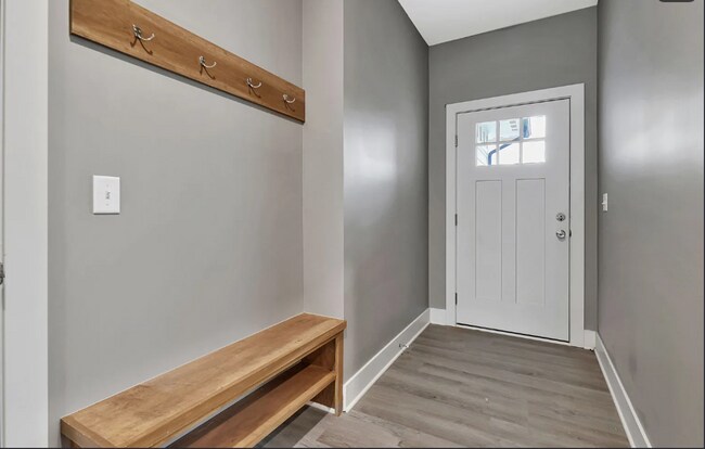 Building Photo - 4546 S Doris Ct
