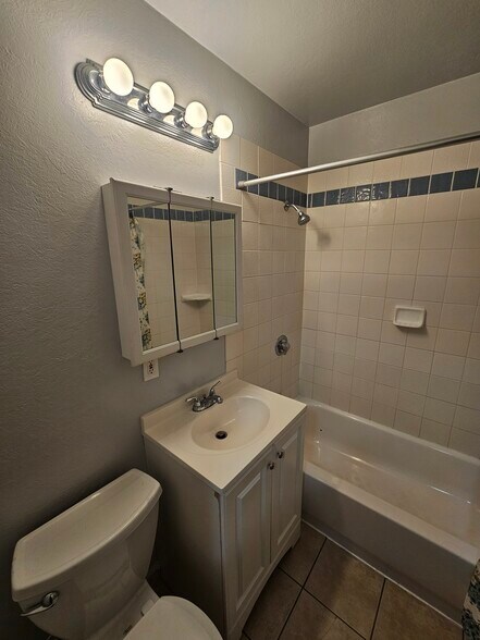 Building Photo - 880 Capay Rd