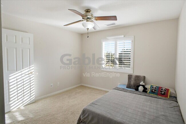 Building Photo - 27946 Periwinkle Ln
