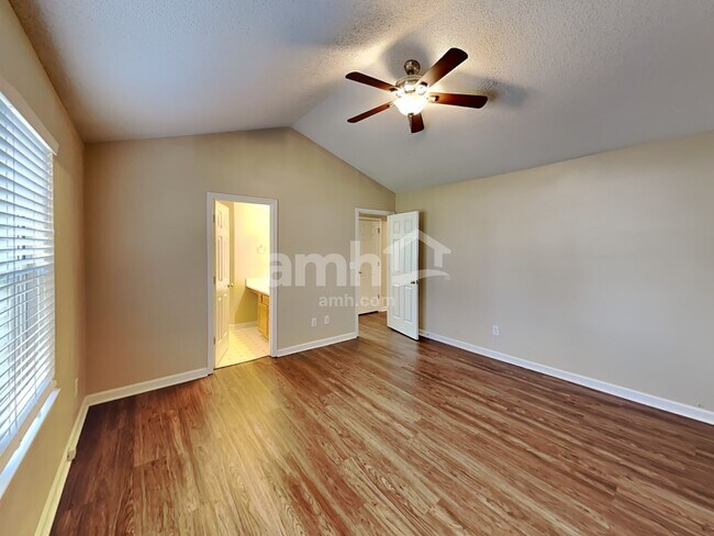 Building Photo - 3826 Tidewater Way NW