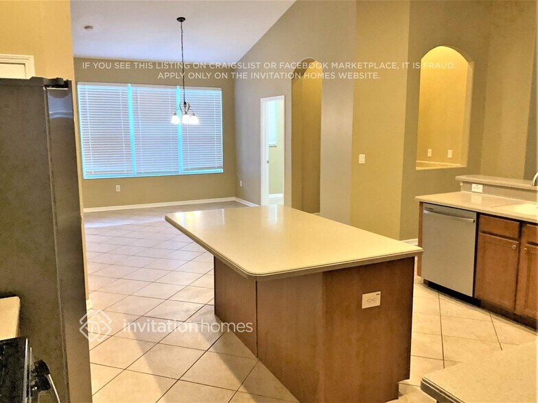 Building Photo - 2040 Wexford Green Dr