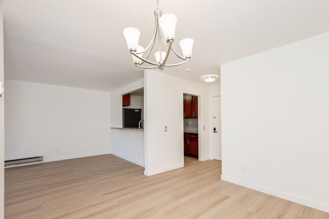 Building Photo - 380 Vallejo Dr