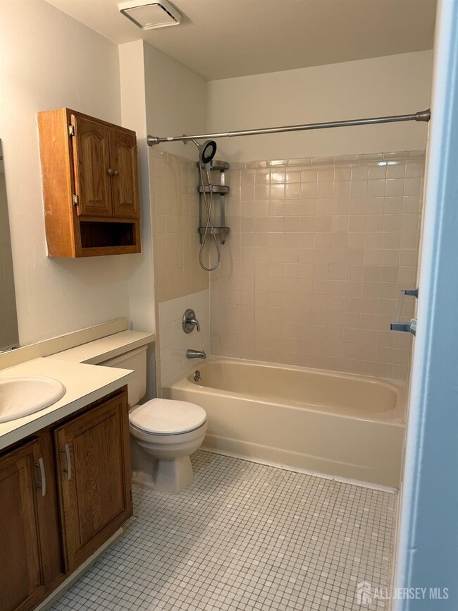 Building Photo - 2104 Aspen Dr