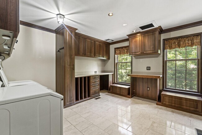 Building Photo - 12780 Chatter Brook Dr