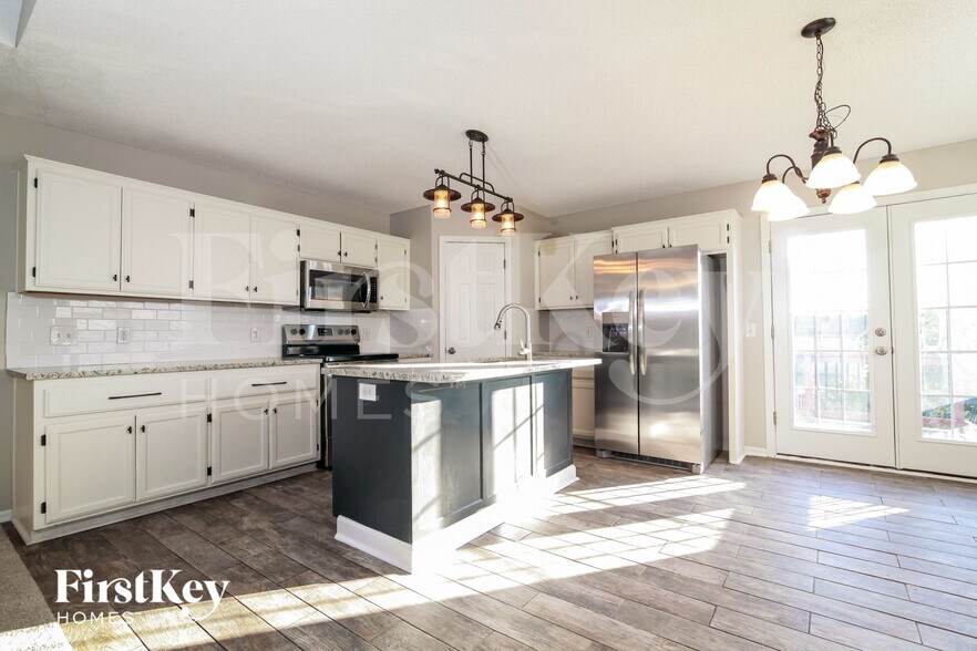 Building Photo - 8000 NE 108th Terrace