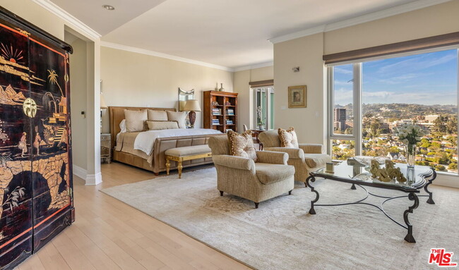 Building Photo - 10727 Wilshire Blvd