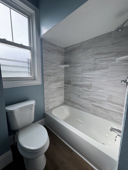 Bathroom - 138 Jewett St