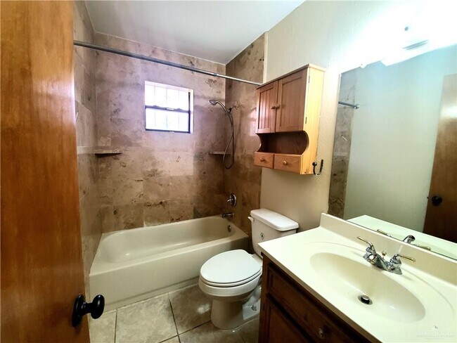 Building Photo - 17 N 32nd St