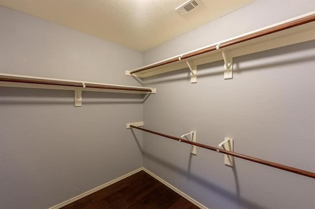 Building Photo - 9200 Warren Dr