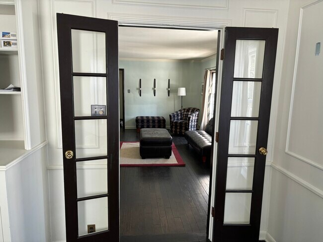 looking into Living Room - 904 S Jordan Ave