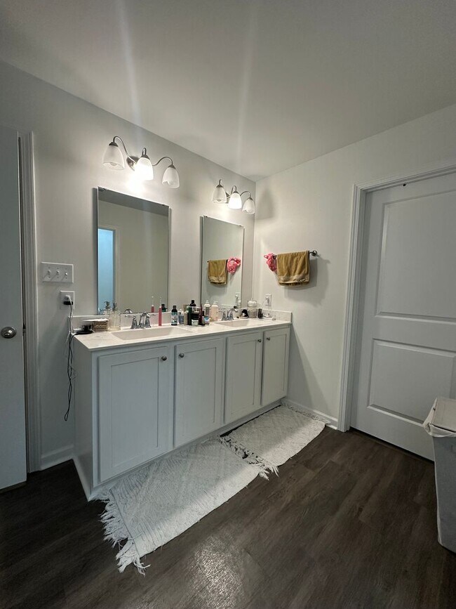 Building Photo - 307 Crayfish Ct