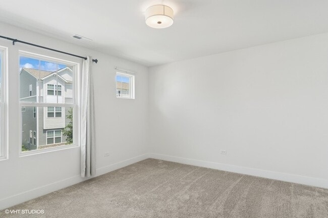 Building Photo - 2543 Geranium Way