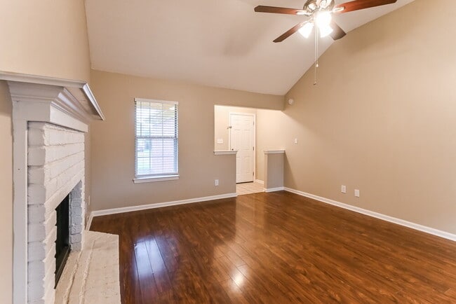 Building Photo - 5819 Waverly Dr