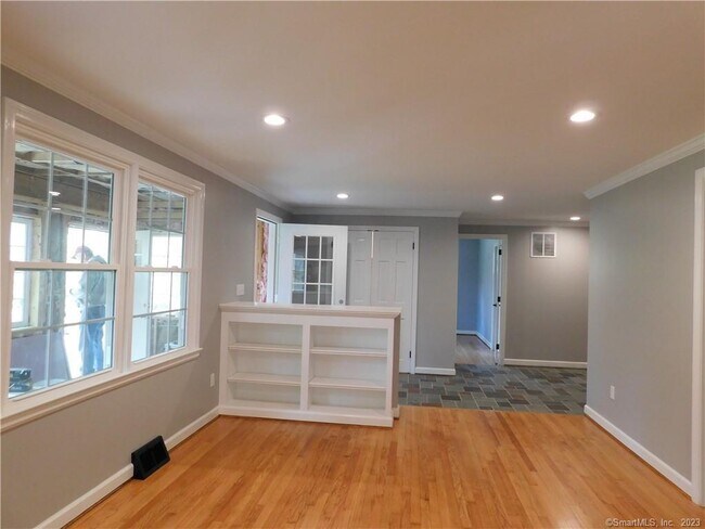 Building Photo - 372 Bushy Hill Rd