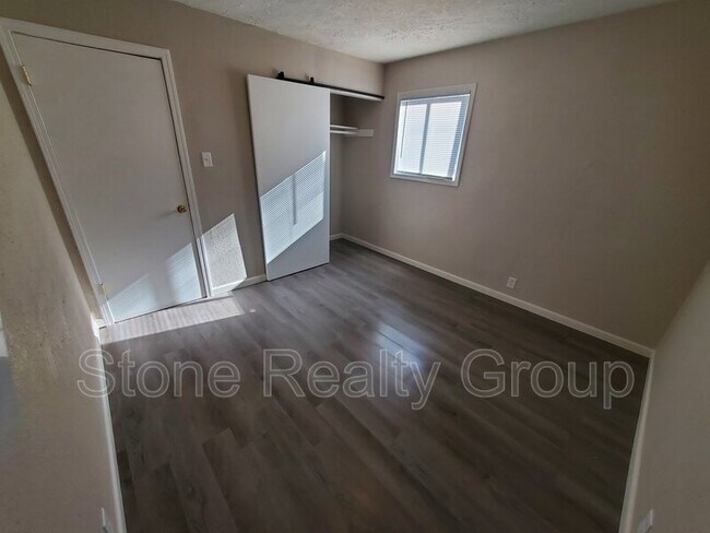 Building Photo - 5379 N 14th St