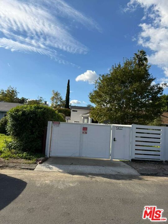 Building Photo - 5417 Gentry Ave