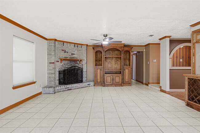 Building Photo - 7742 Whidbey Island Dr