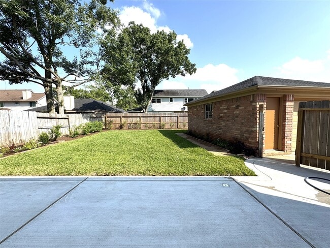 Building Photo - 3815 Flintrock Ln