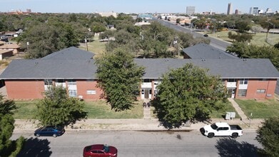 Building Photo - Kentwood Apartments