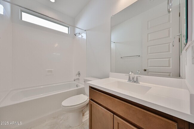Building Photo - 8747 W Colter St