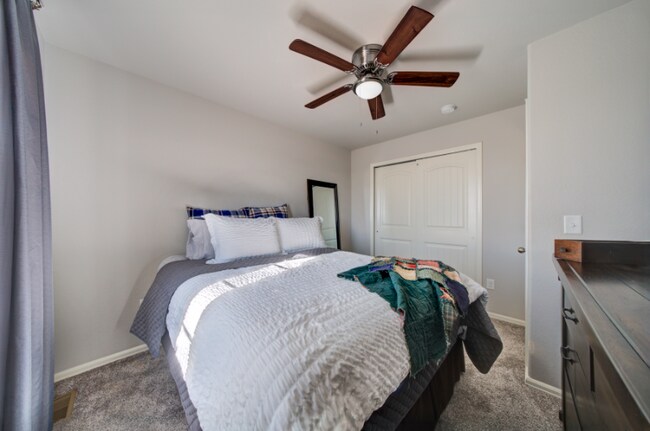 Building Photo - 7423 Sand Lake Heights