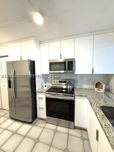 Building Photo - 871 NE 207th Terrace