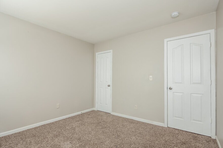 Building Photo - 7913 Bushy Creek Dr