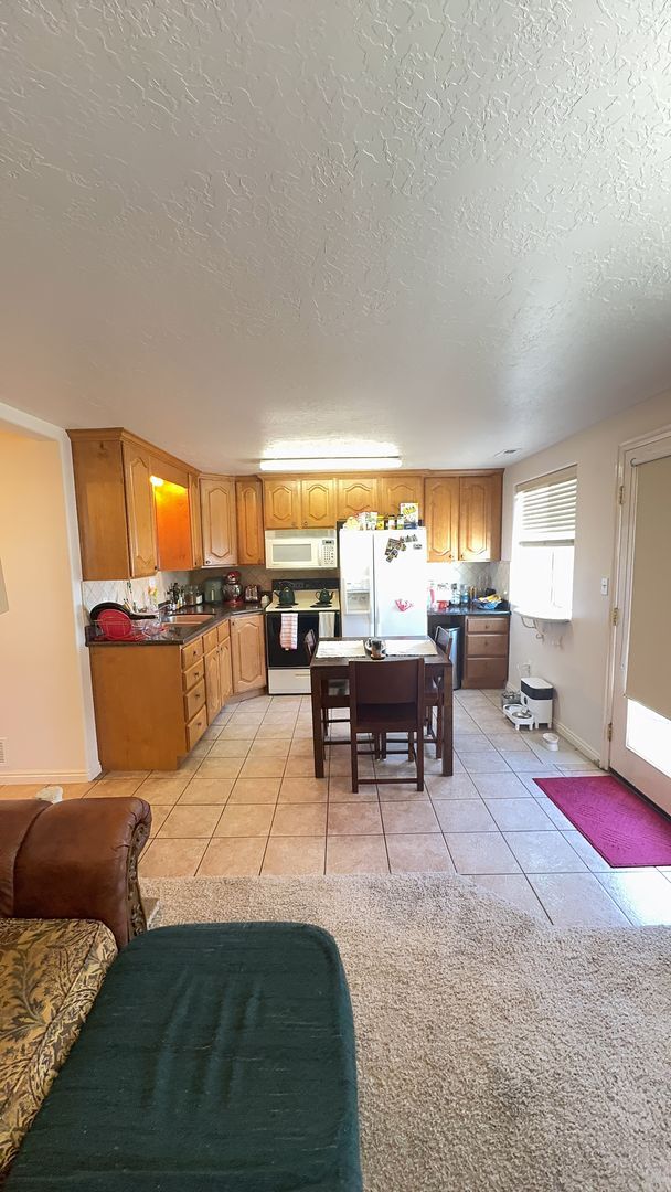 Building Photo - 299 N Highland Dr