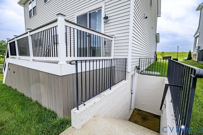Building Photo - 7040 Paine Pl