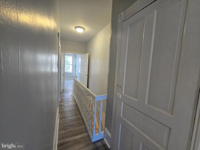 Building Photo - 1726 N Lindenwood St