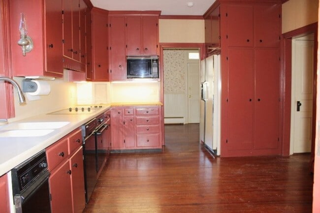 Building Photo - 3 Story Farmhouse